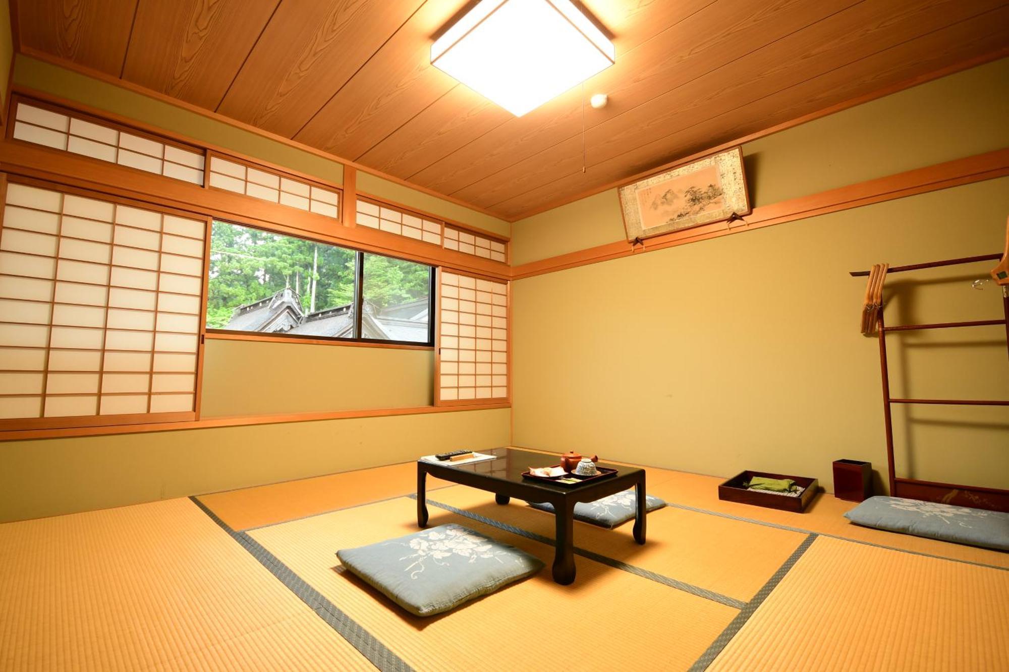 Koyasan Shukubo Fugenin 호텔 외부 사진