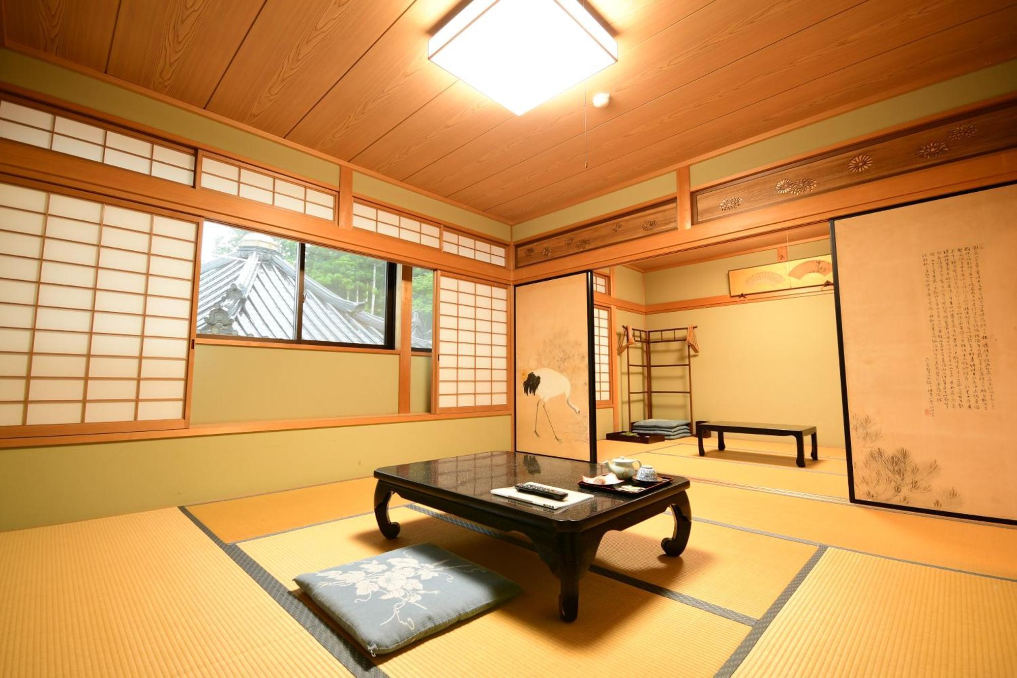 Koyasan Shukubo Fugenin 호텔 외부 사진