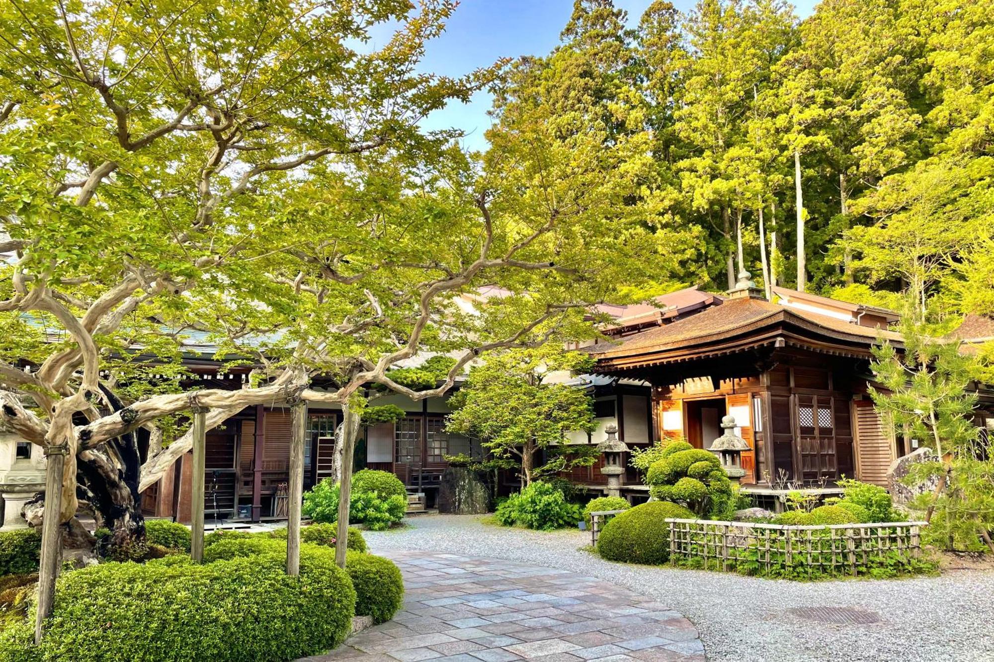 Koyasan Shukubo Fugenin 호텔 외부 사진
